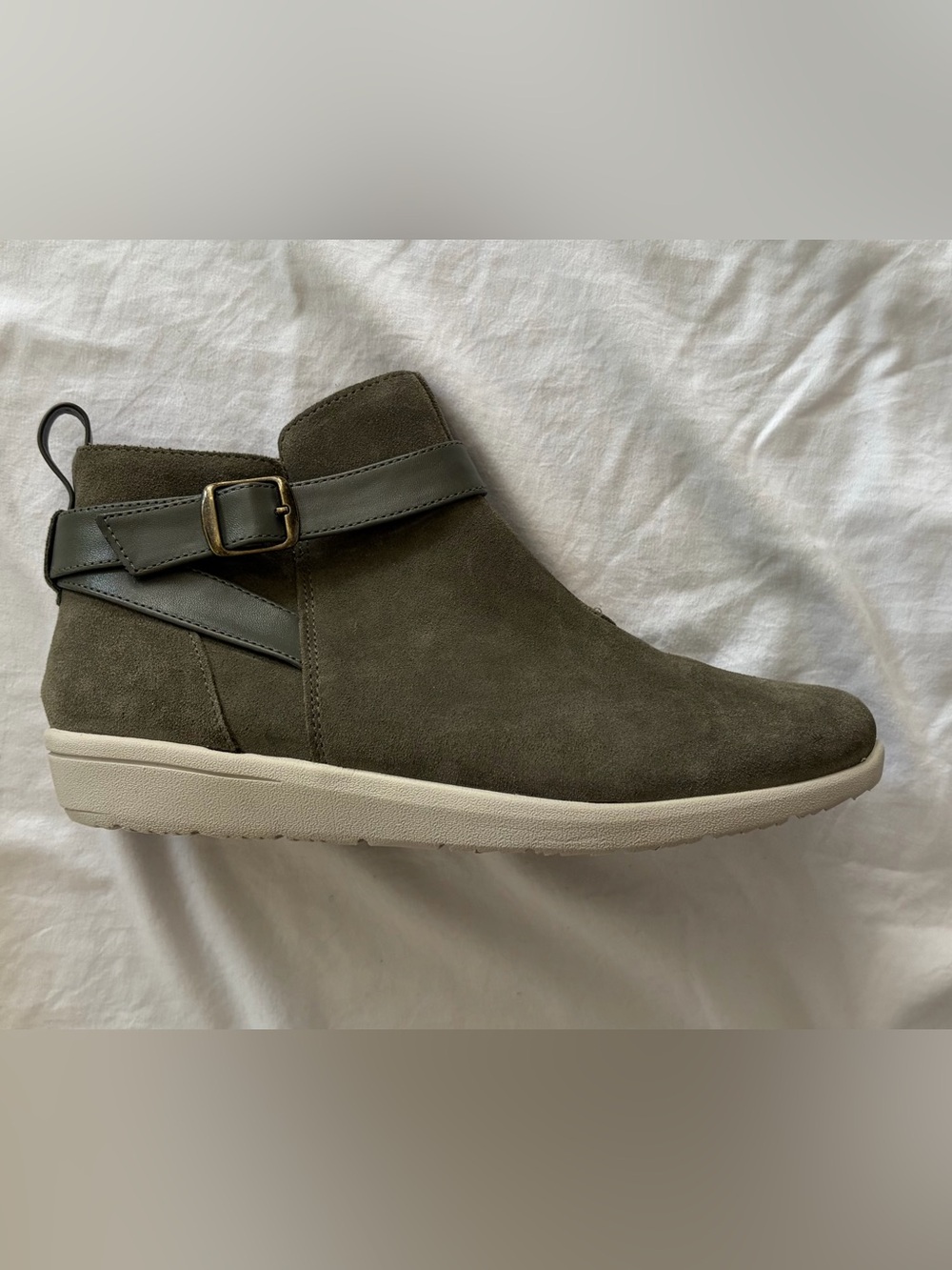 Vince Romy Olive Green Waterproof Suede Ankle Boot Side Zip 8.5 Like New!